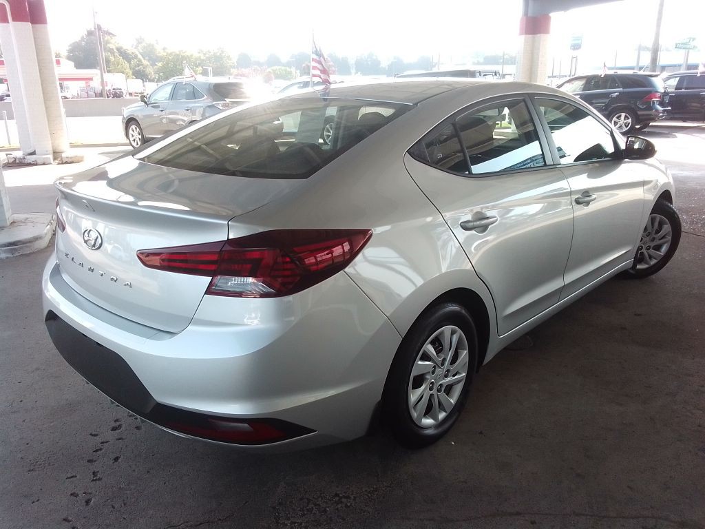 2019 Hyundai Elantra Image 5