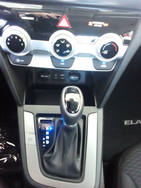 2019 Hyundai Elantra Image 11
