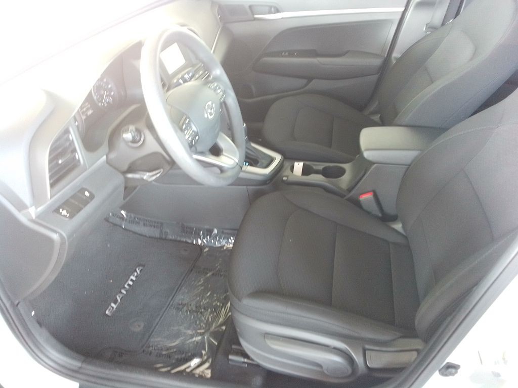 2019 Hyundai Elantra Image 12