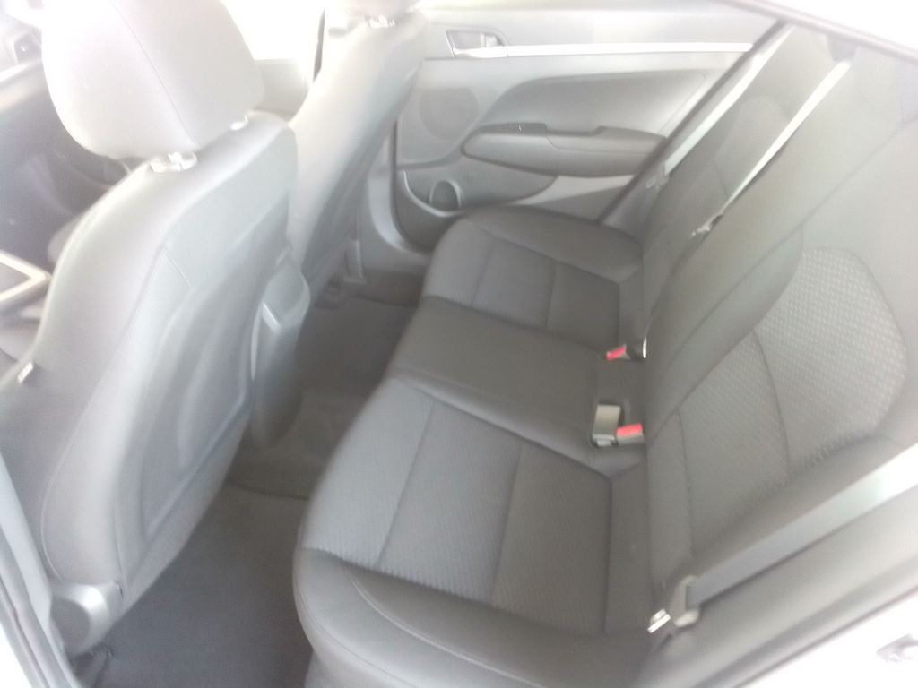 2019 Hyundai Elantra Image 13