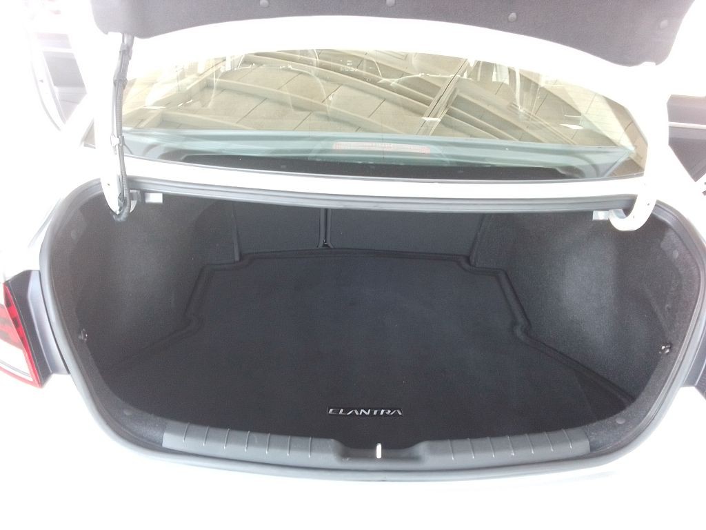 2019 Hyundai Elantra Image 16