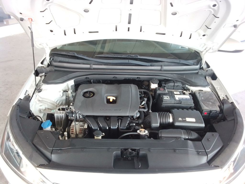 2019 Hyundai Elantra Image 21