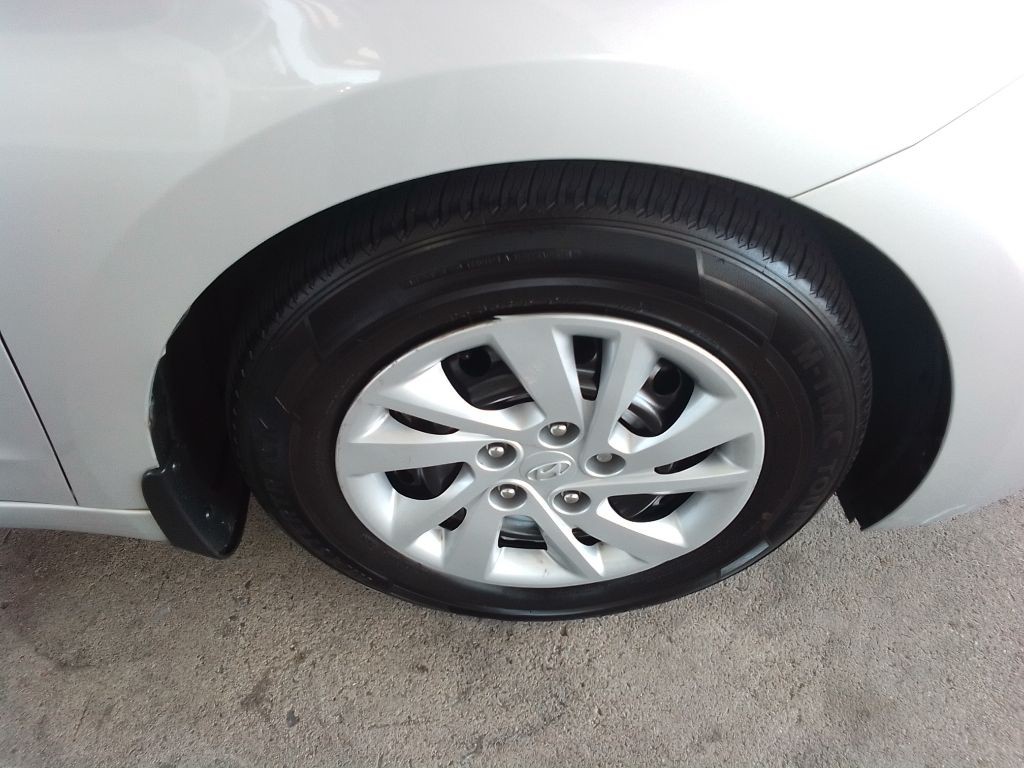 2019 Hyundai Elantra Image 23