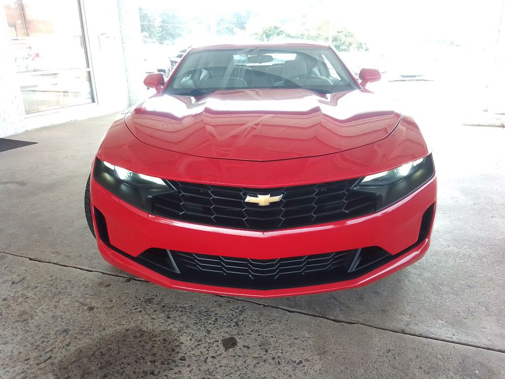 2020 Chevrolet Camaro Image 2