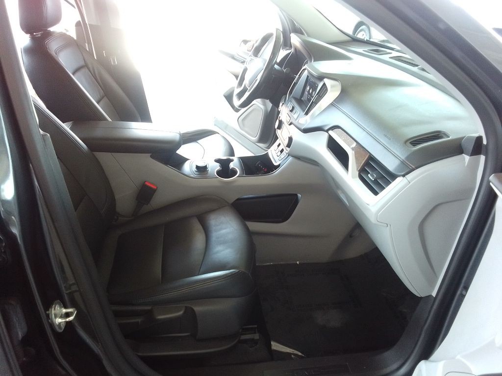 2020 GMC Terrain Image 16
