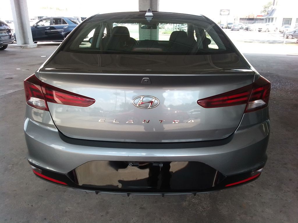 2020 Hyundai Elantra Image 6