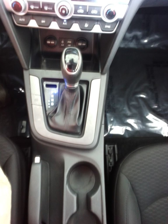 2020 Hyundai Elantra Image 10