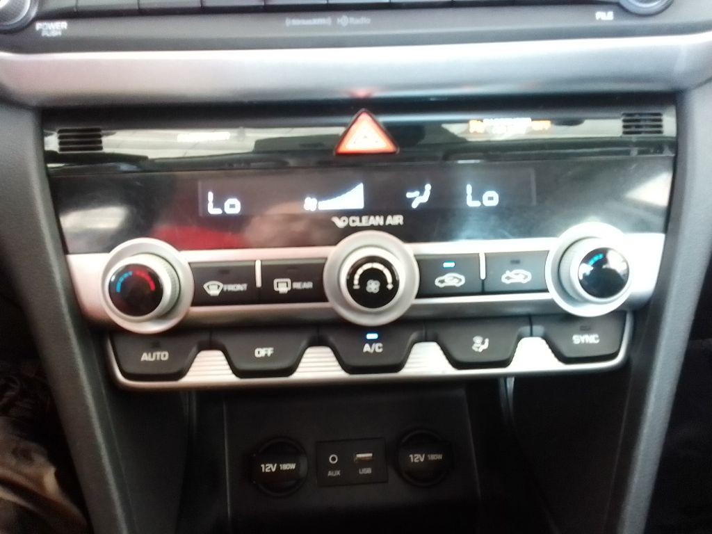 2020 Hyundai Elantra Image 13