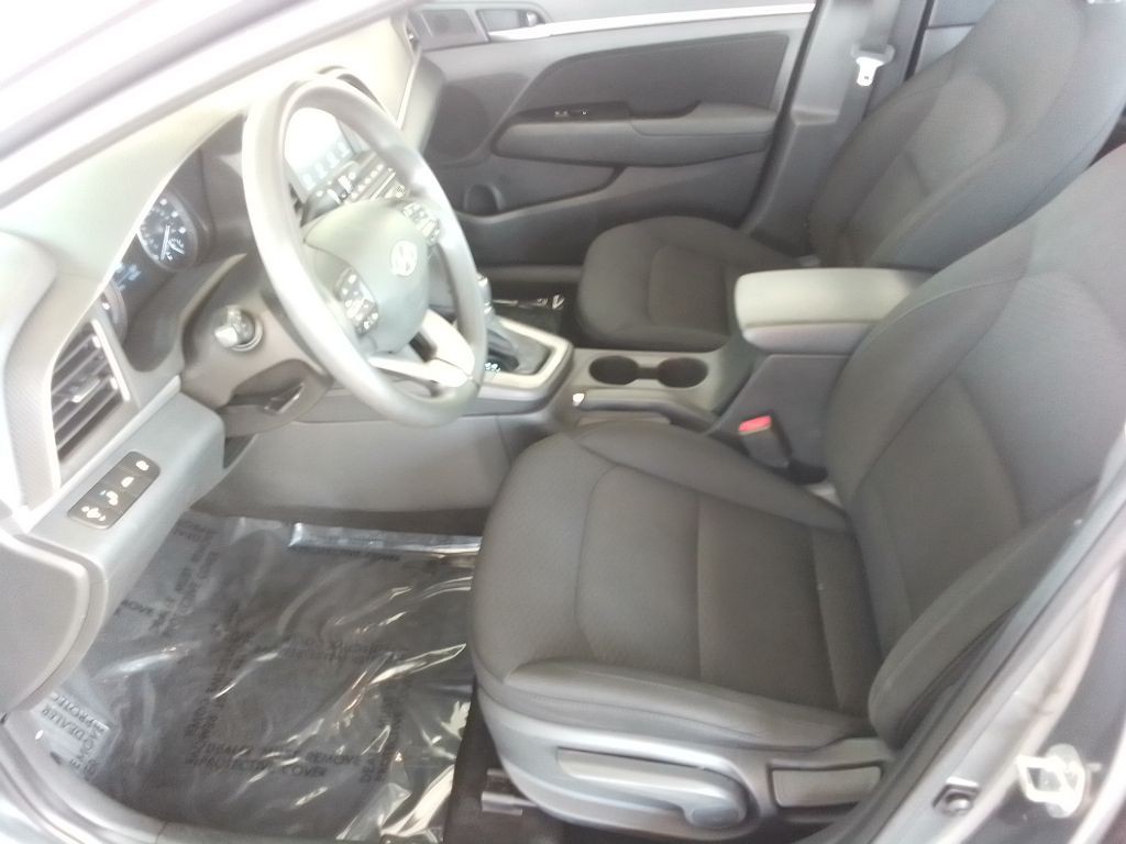 2020 Hyundai Elantra Image 16