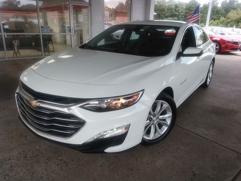 2022 Chevrolet Malibu Image 1
