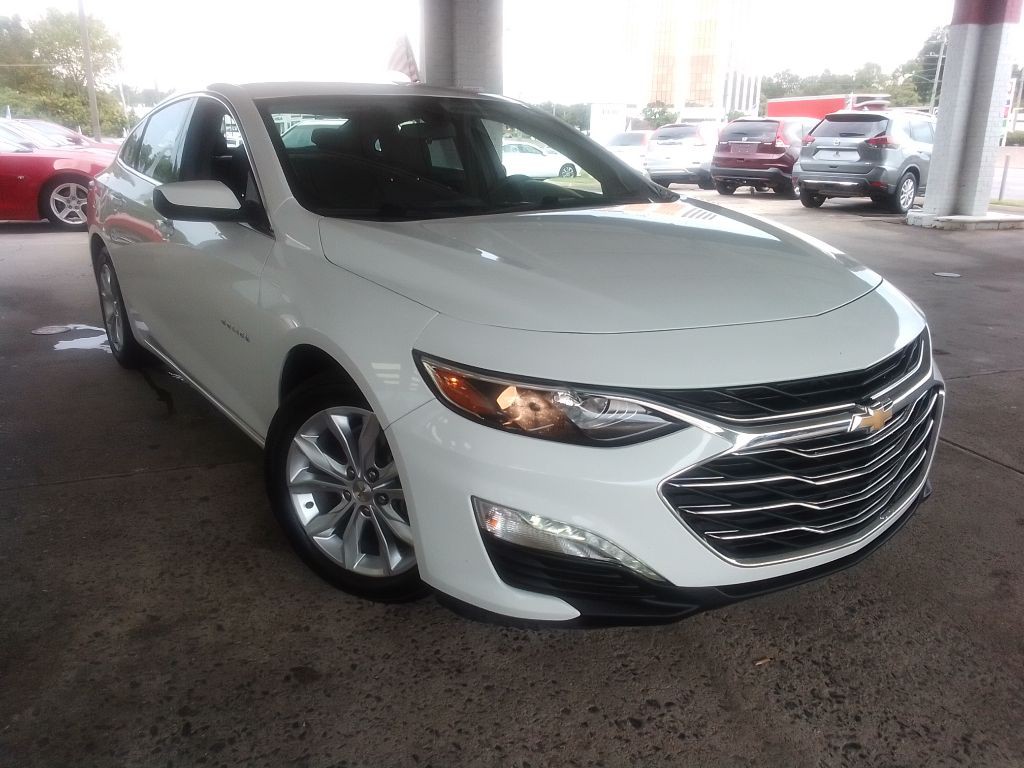 2022 Chevrolet Malibu Image 3