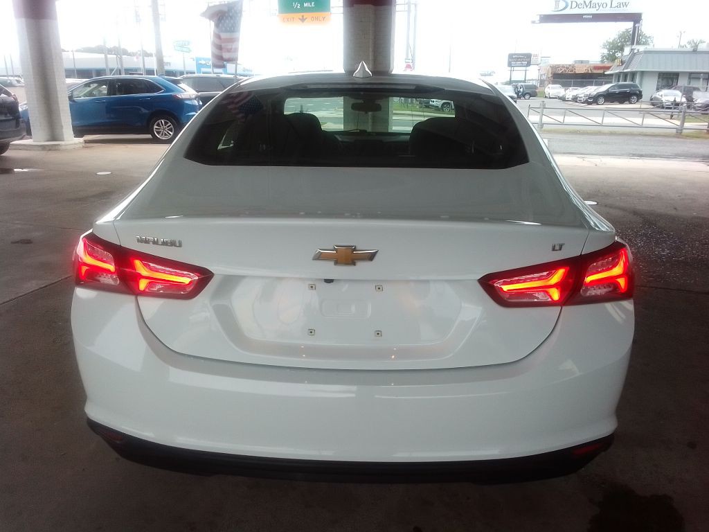 2022 Chevrolet Malibu Image 6