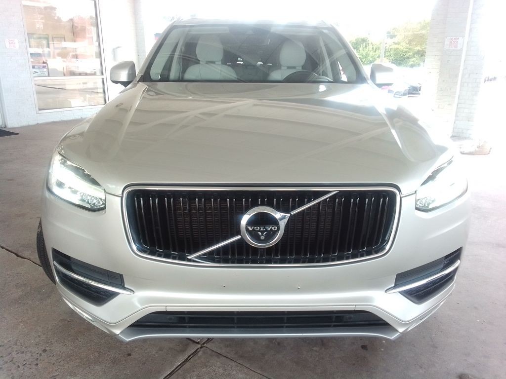 2018 Volvo XC90 Image 2