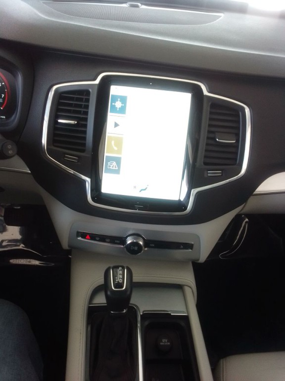 2018 Volvo XC90 Image 9