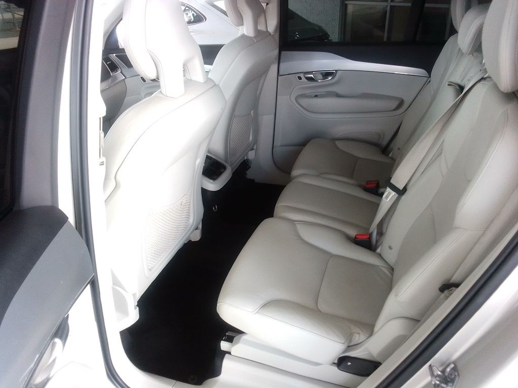 2018 Volvo XC90 Image 19