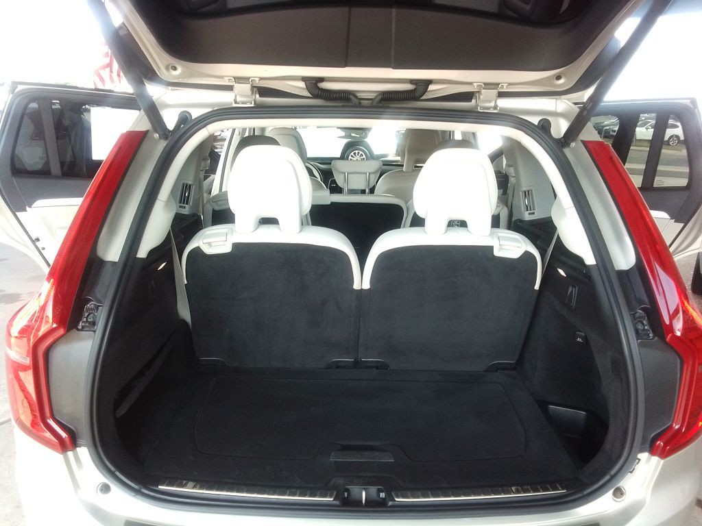2018 Volvo XC90 Image 24
