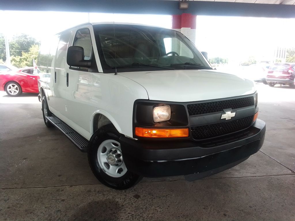 2012 Chevrolet Express Image 3