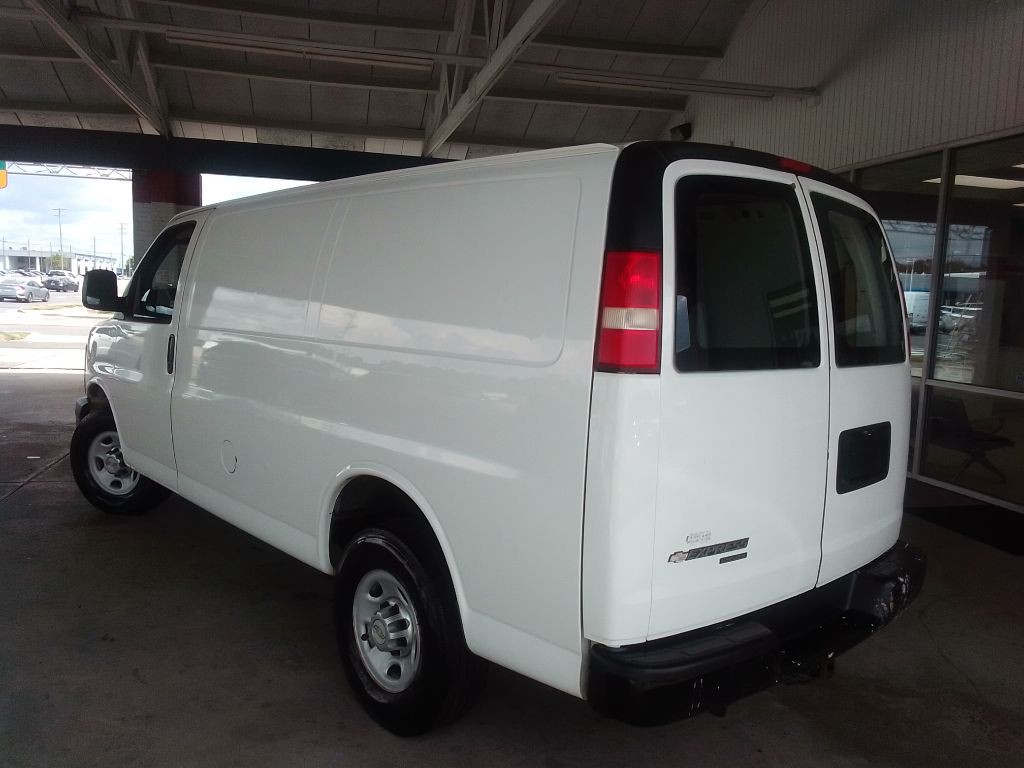 2012 Chevrolet Express Image 4