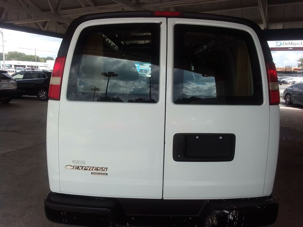 2012 Chevrolet Express Image 6