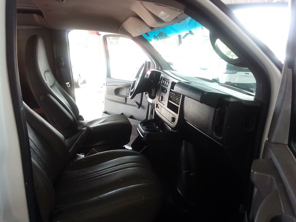 2012 Chevrolet Express Image 13