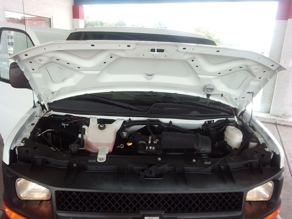 2012 Chevrolet Express Image 17