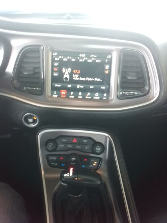 2019 Dodge Challenger Image 9