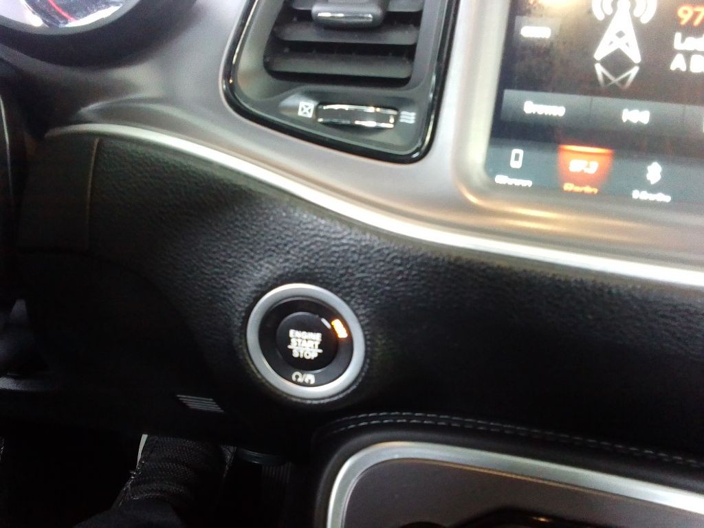 2019 Dodge Challenger Image 13