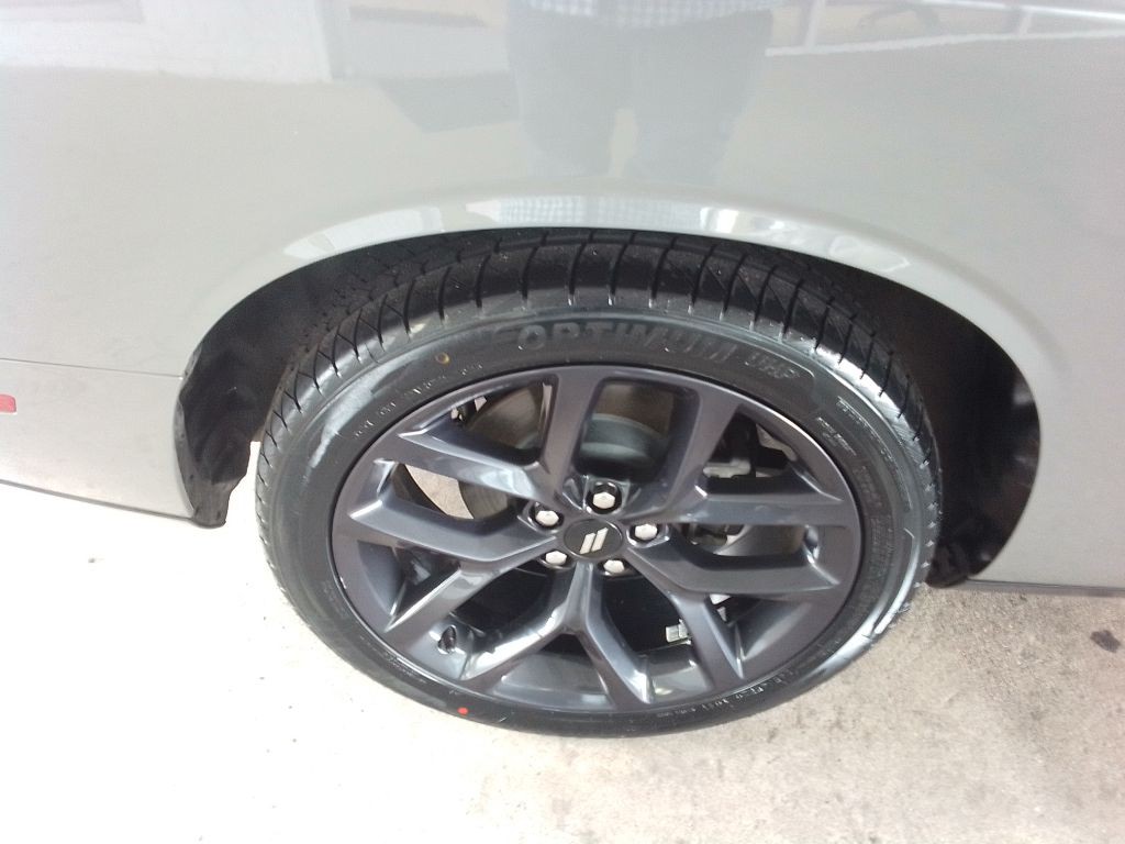 2019 Dodge Challenger Image 24