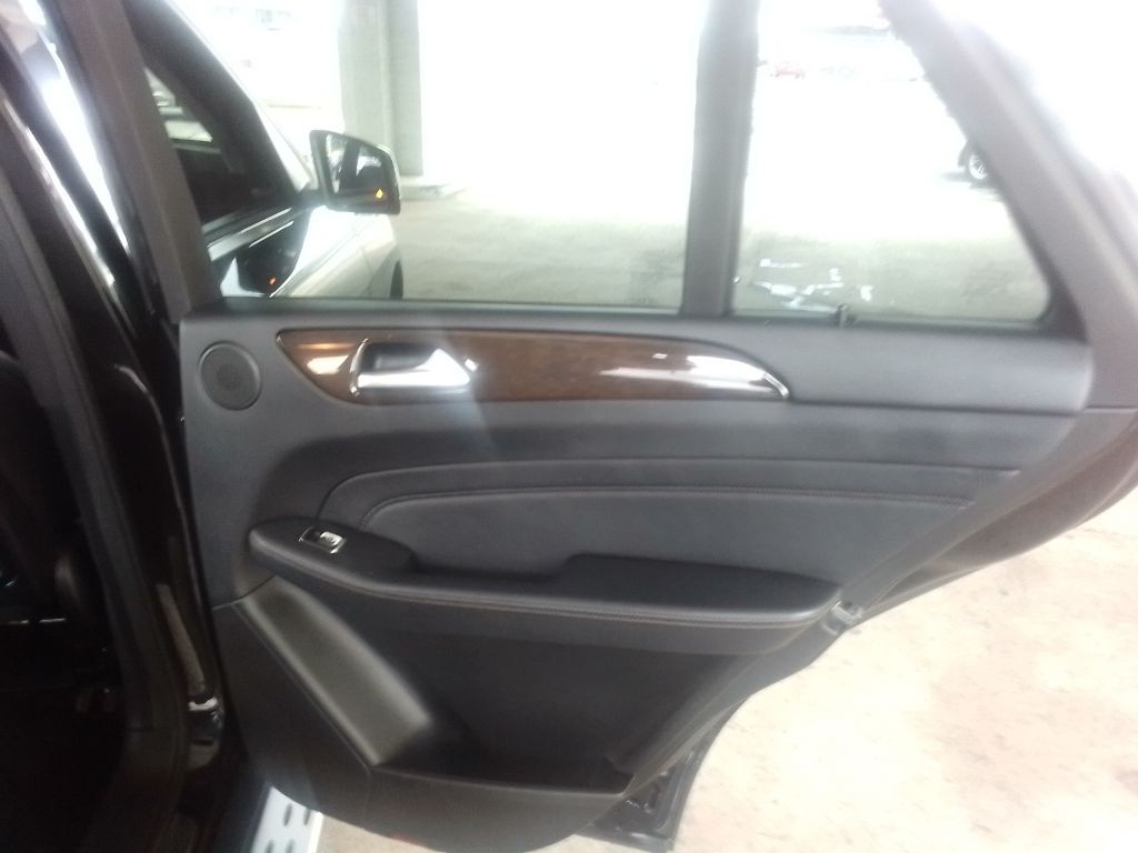 2015 Mercedes-Benz M-Class Image 24
