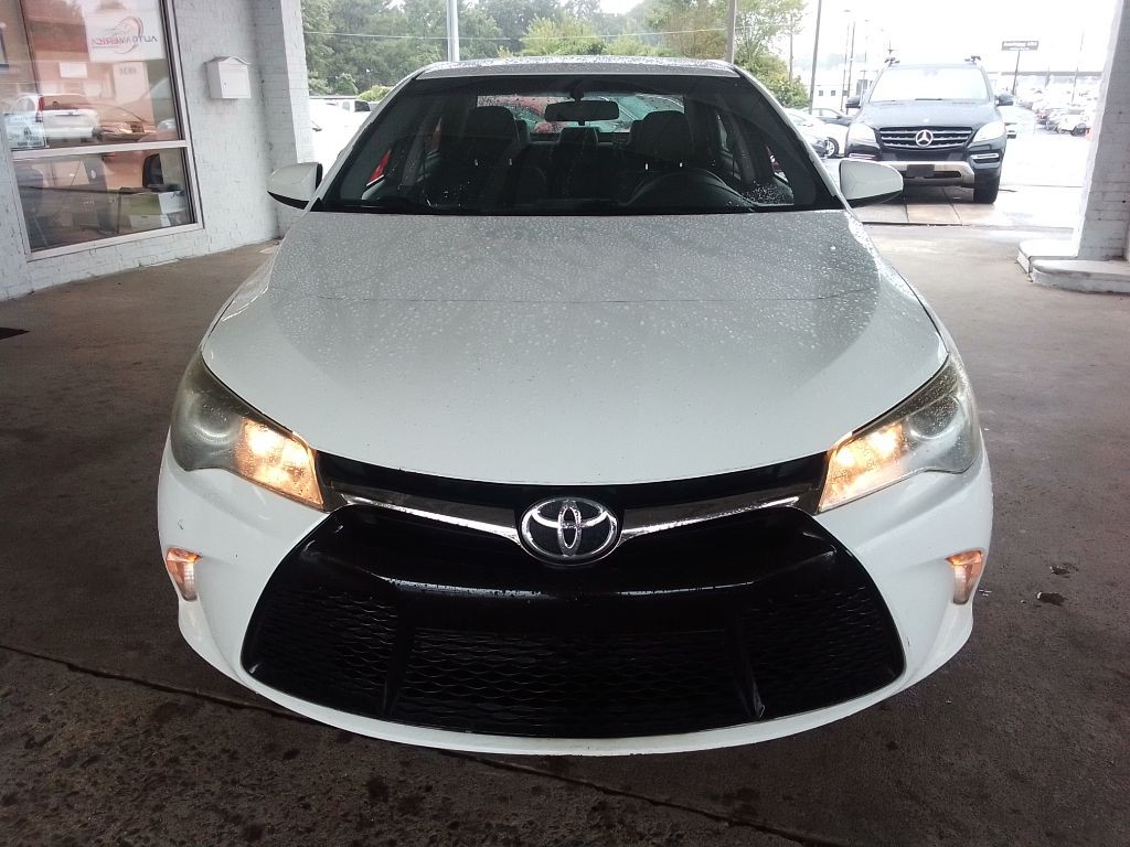 2015 Toyota Camry Image 2