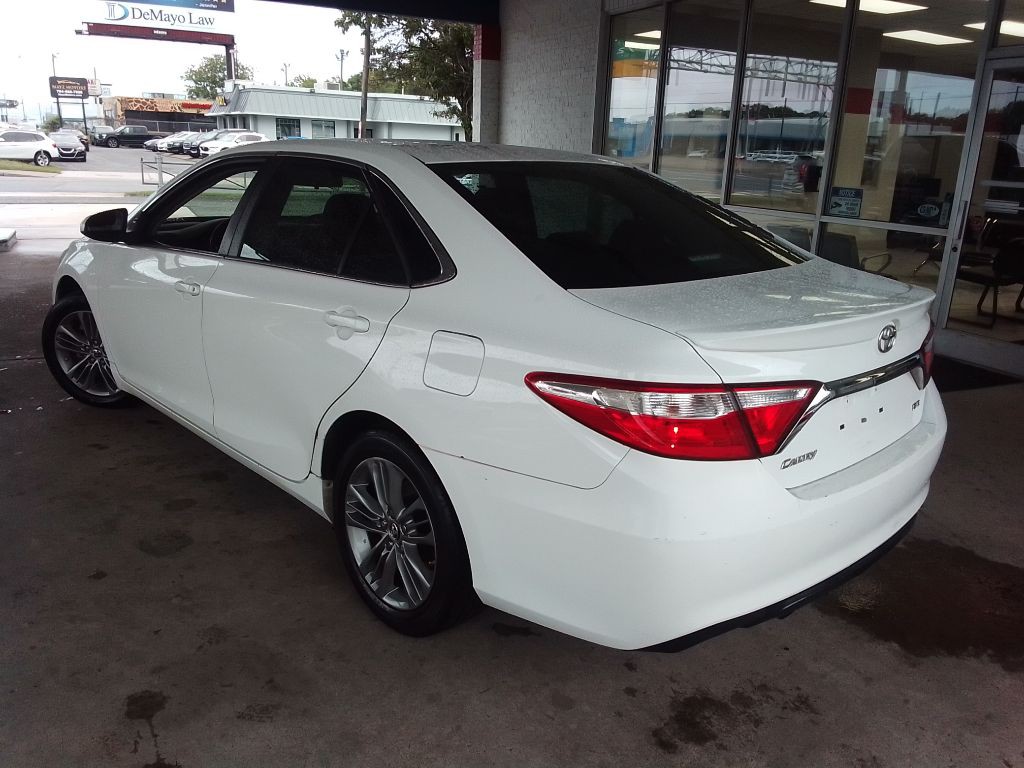 2015 Toyota Camry Image 4