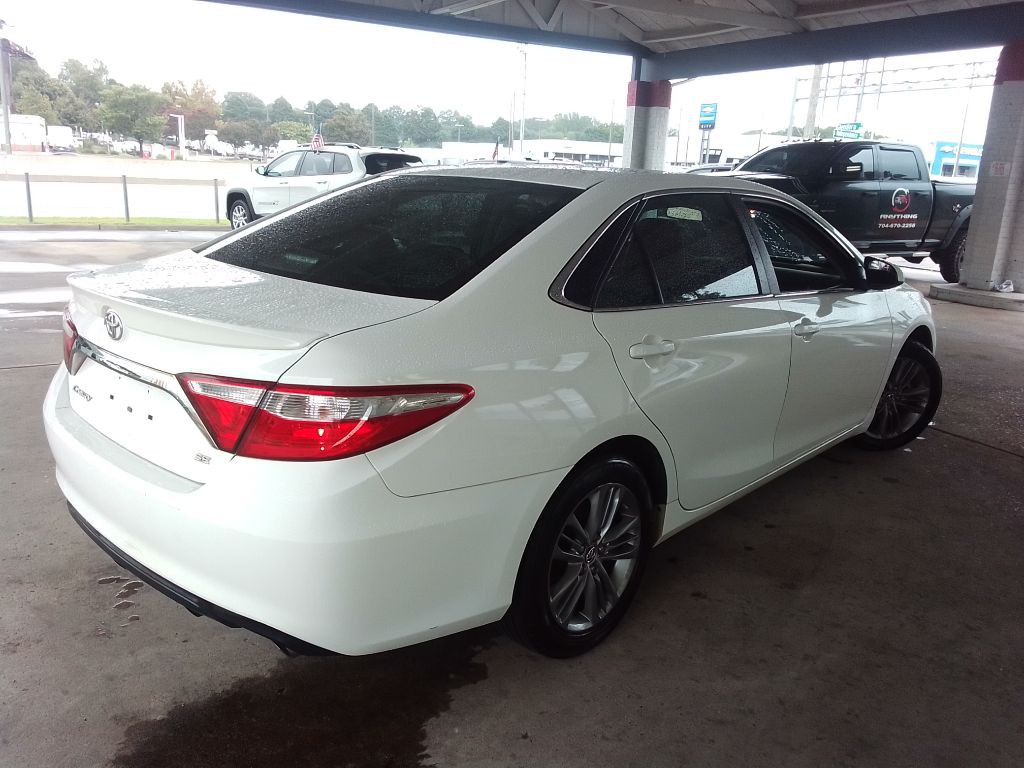 2015 Toyota Camry Image 5