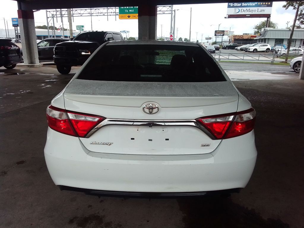 2015 Toyota Camry Image 6