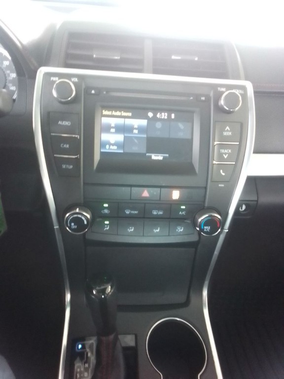 2015 Toyota Camry Image 9