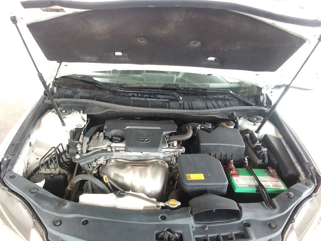 2015 Toyota Camry Image 21