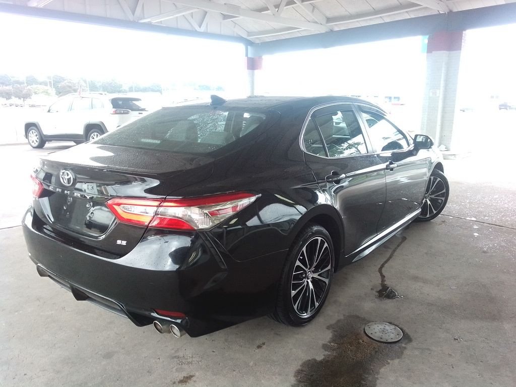 2019 Toyota Camry Image 5