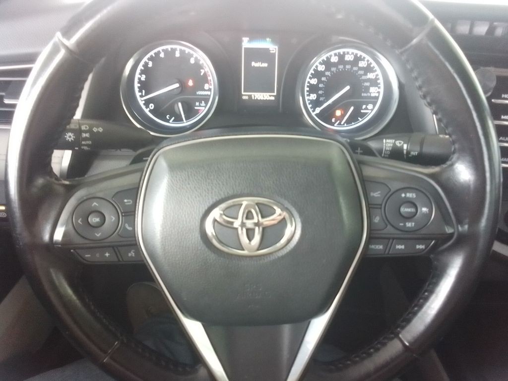 2019 Toyota Camry Image 8