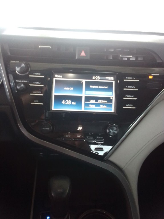 2019 Toyota Camry Image 9