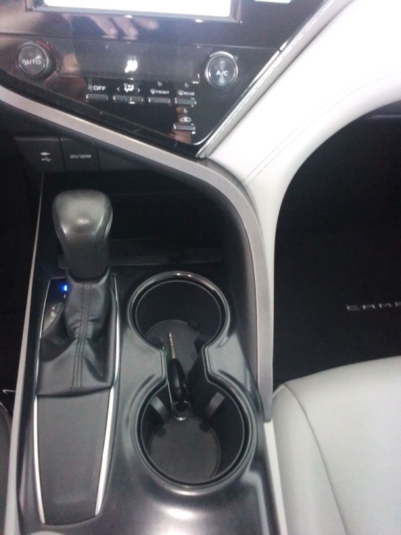 2019 Toyota Camry Image 10