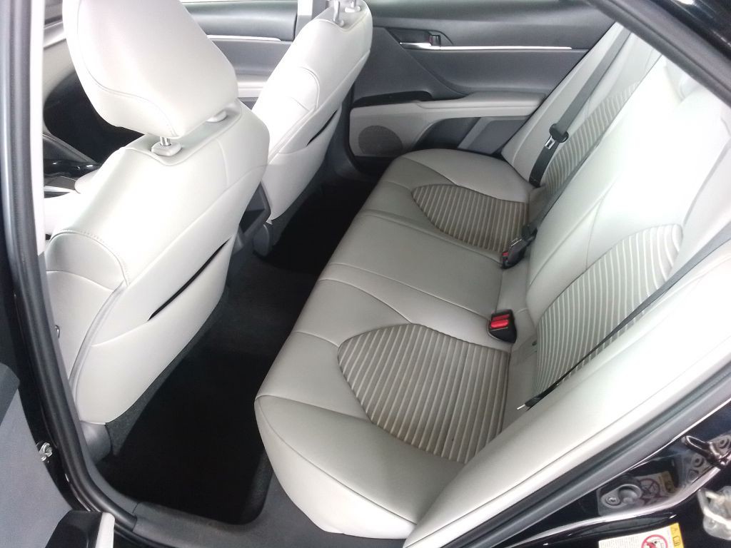 2019 Toyota Camry Image 13