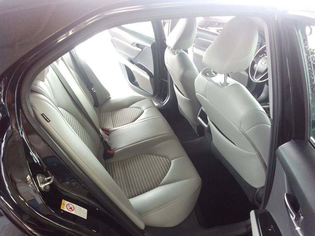 2019 Toyota Camry Image 15