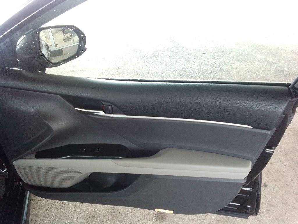 2019 Toyota Camry Image 19