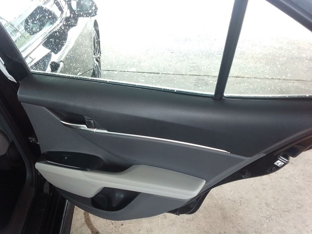2019 Toyota Camry Image 20