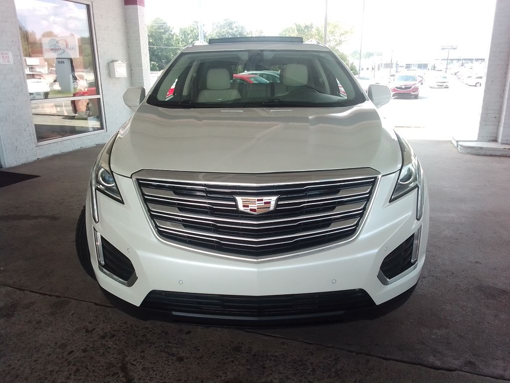 2017 Cadillac XT5 Image 2