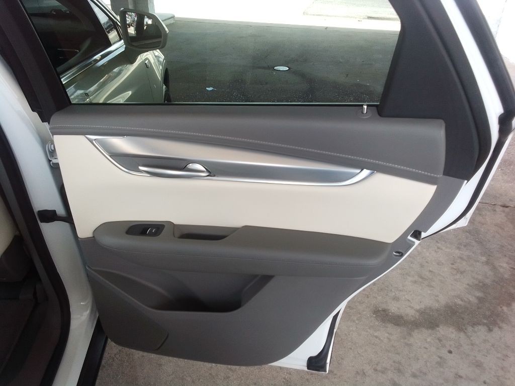 2017 Cadillac XT5 Image 24