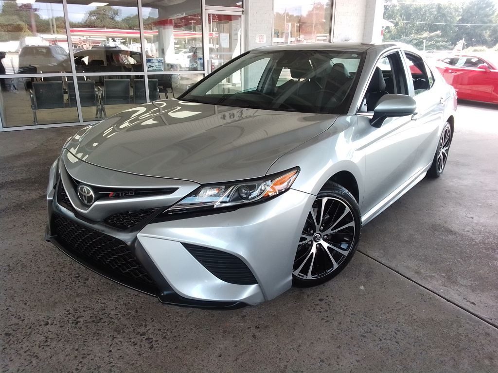 2018 Toyota Camry Image 1