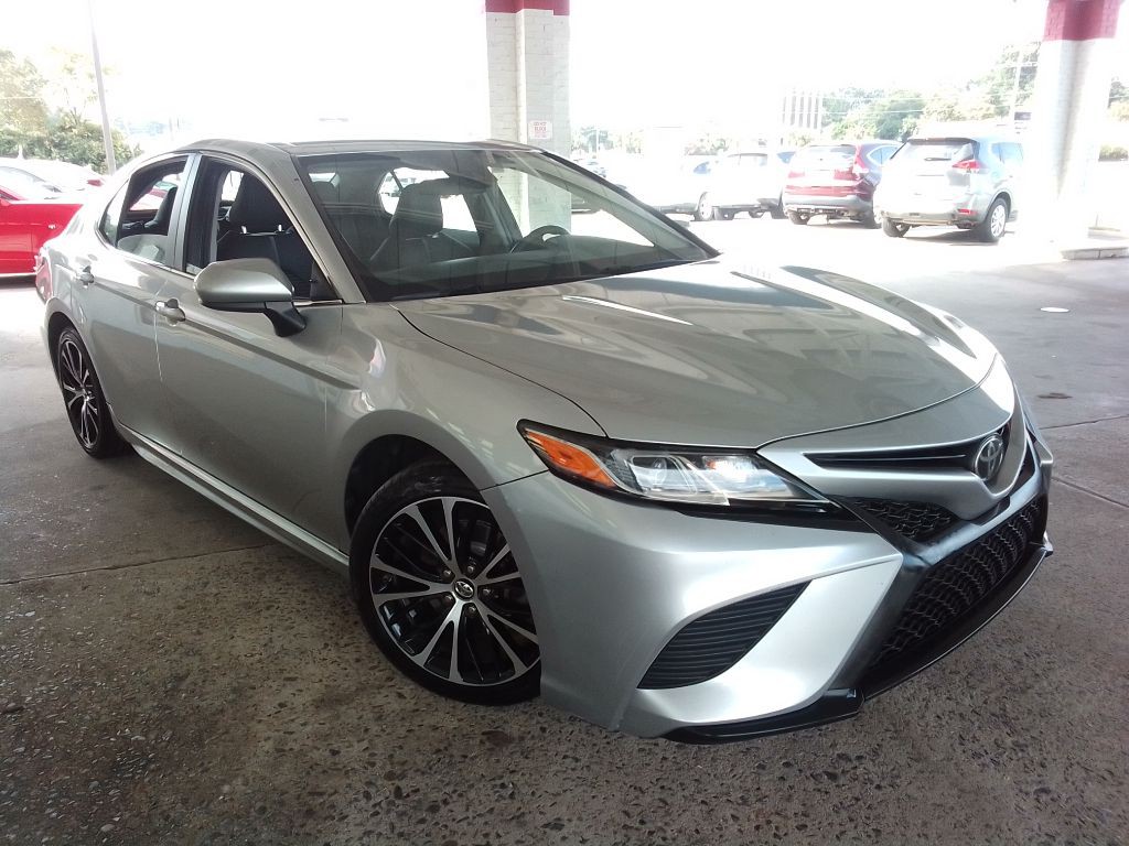 2018 Toyota Camry Image 3