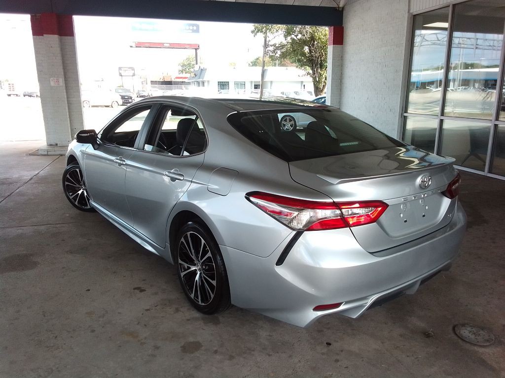 2018 Toyota Camry Image 4