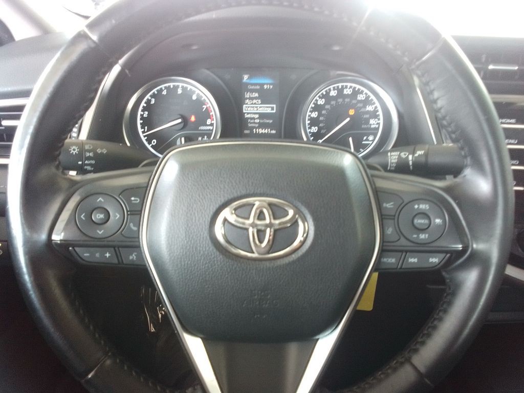 2018 Toyota Camry Image 8