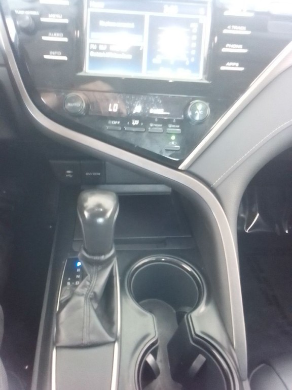 2018 Toyota Camry Image 10